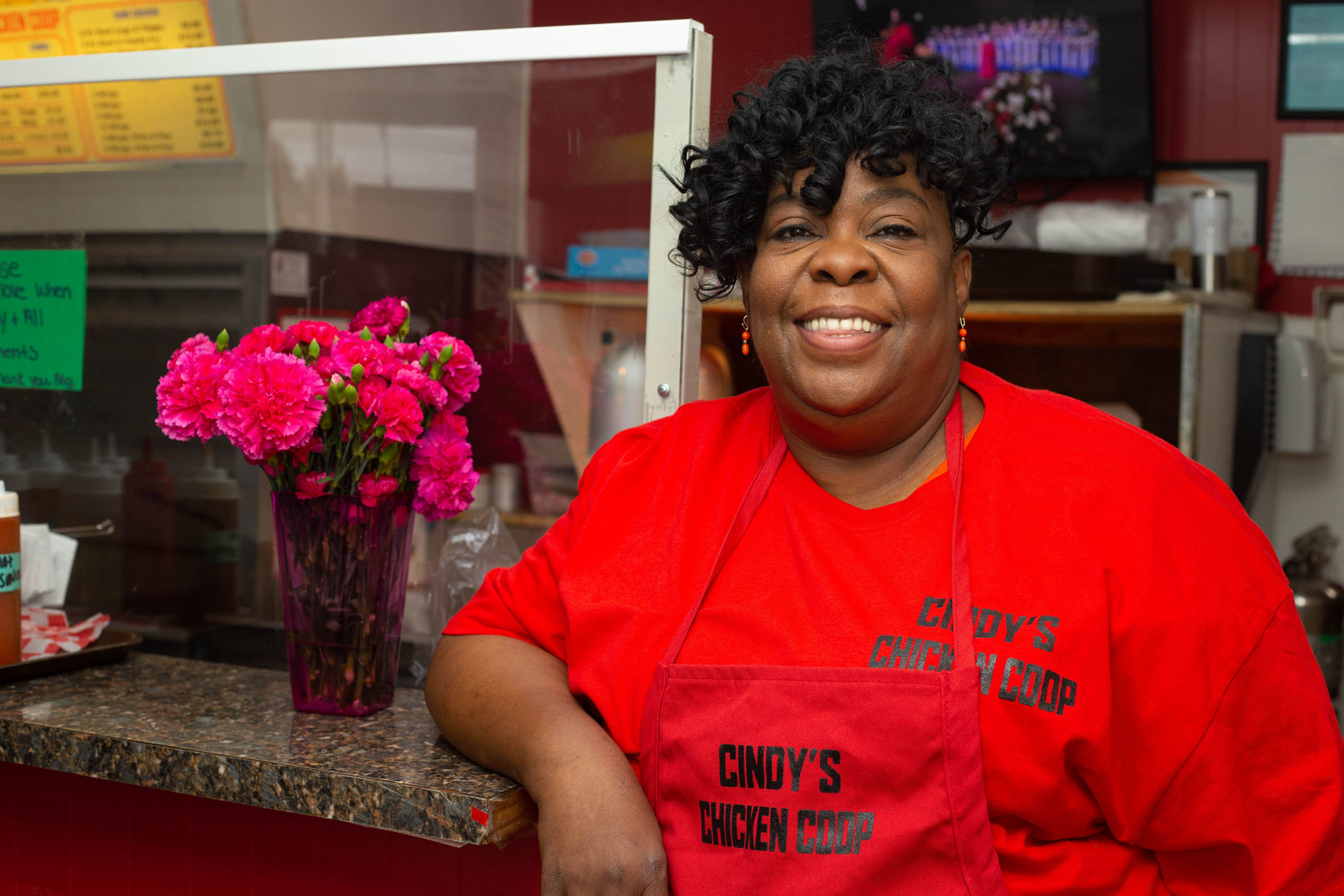 Read more about the article GROW Client Cindy’s Chicken Coop Serves Fried Chicken and Side of Kindness